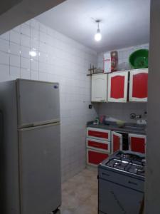 Kuchyň nebo kuchyňský kout v ubytování شقه بالعصافره بحرى