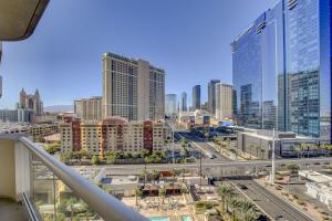 STRIP VIEW! Privately Owned Condo Hotel-The Signature at MGM