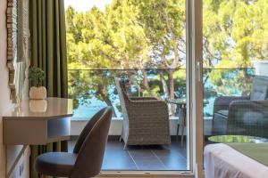 Posedenie v ubytovaní Private seaside Morska Villa with pool in Baška Voda, Dalmatia, Croatia