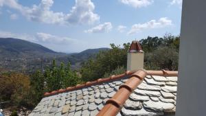 A general mountain view or a mountain view taken from A villát