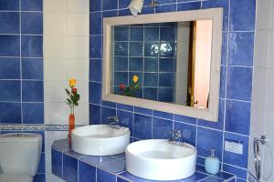 A bathroom at Danai villa