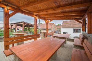 Zdjęcie z galerii obiektu Vinoza - ubytování a vinný sklep Velké Bílovice Rulandová w mieście Velké Bílovice