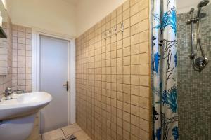 Ένα μπάνιο στο Pergola 706 +12 φωτογραφίες