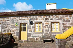 Gallery image of Holiday home in Lomba da Fazenda with a garden in São Jorge