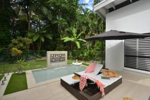 Pavilions in the Palms Heated Pool Short Path To Beach Five Bedrooms Sleeps 14游泳池或附近泳池