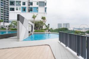 iCity 1Bedroom Apt Near Mall FREE PARKING & WIFI 내부 또는 인근 수영장