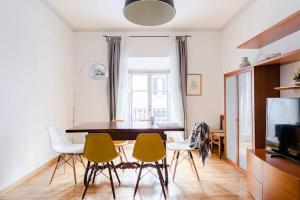 A seating area at Elegant Apartment Via Veneto by Varental Még 37 kép