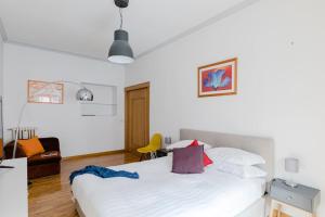 A bed or beds in a room at Elegant Apartment Via Veneto by Varental