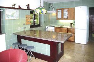 Η κουζίνα ή μικρή κουζίνα στο Holiday Home in Sulomino with Private Beach