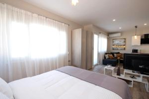 A kitchen or kitchenette at Chrysalis 2