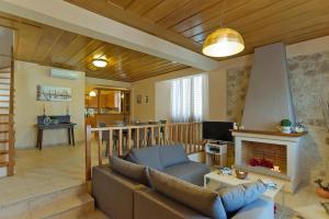 Gallery image of Cottage, Panormo in Panormos Rethymno