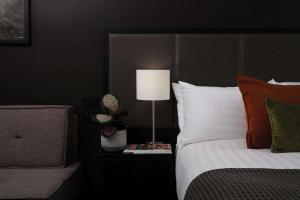 Cama ou camas em um quarto em Rydges Wellington Airport
