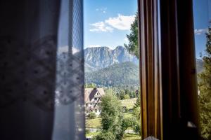 a window with a view of a mountain at U Króla in Kościelisko