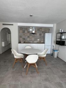Кухня или мини-кухня в Apartamentos La Mar

