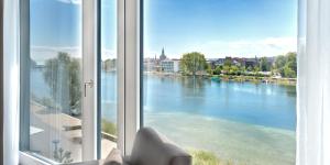 Výhled na řeku, která protéká v blízkosti hotelu