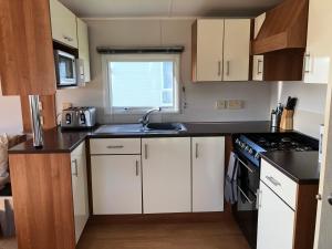 Gallery image of Caledonia Summertime in Jaywick Sands