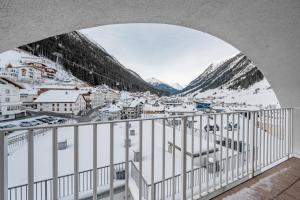 Nespecifikovaný výhled na hory nebo výhled na hory při pohledu z hotelu