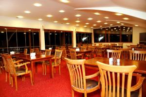 A restaurant or other place to eat at Miletus Otel Şile Még 35 kép