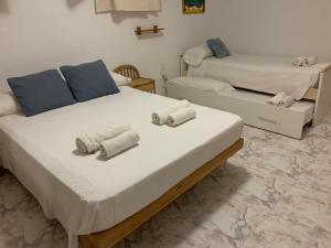 Tempat tidur dalam kamar di Apartamento oportunidad en la playa