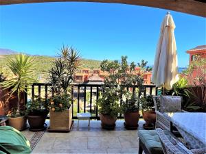 Balkon lub taras w obiekcie Duplex Penthouse in Estepona- Mountain and Sea views