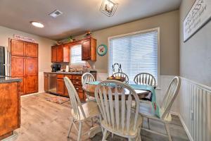Fayetteville Home with Patio Less Than 2 Mi to U of A!