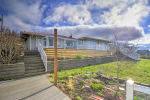 Foto da galeria de Breathtaking Port Ludlow Home with Deck and Yard em Port Ludlow