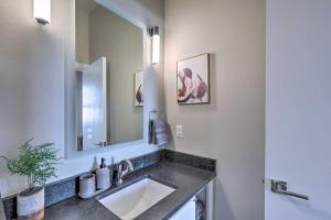 Φωτογραφία από το άλμπουμ του Centrally Located San Marcos Unit with Parking! σε San Marcos +19 φωτογραφίες