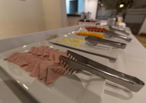 Makanan di atau berdekatan hotel
