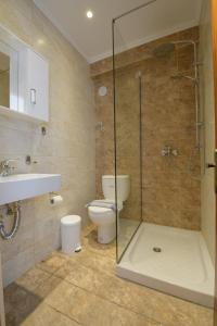 Koupelna v ubytování Hotel Akti Arilla + 11 fotografií