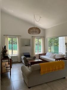 Χώρος καθιστικού στο DIVINA Y COMODA CASA EN SAN LORENZO PARA 5 PERSONAS!!