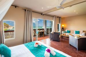 Khu vực ghế ngồi tại EAST KEYS - East Lagoon Suites