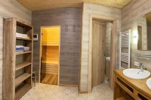 Koupelna v ubytování Chalet Salzburg, Dienten