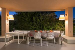 Posezení v ubytování Luxurious Villa Philoxenia