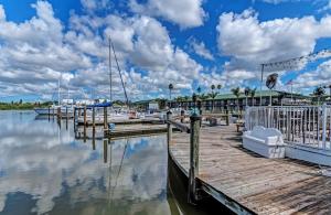 Gallery image of Bay Mariner - Gorgeous Water Front Condo! in Sarasota