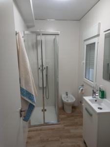 Fotografia z galérie ubytovania Apartamento a 350 metros de la playa v destinácii Pobra do Caramiñal