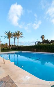 The swimming pool at or close to Apartamento Romana Playa
