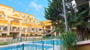 The swimming pool at or close to Apartamento Romana Playa