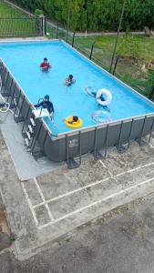 Bazén v ubytování Homestay Roomstay Muar Srizahrani nebo v jeho okolí