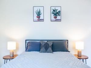 Katil atau katil-katil dalam bilik di Elegant Old City Loft - Downtown