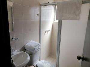 Ένα μπάνιο στο Amplio Departamento, Seguridad, Ubicacin Pb +26 φωτογραφίες