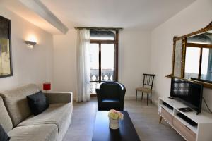 A television and/or entertainment centre at Da Bruno Homes
