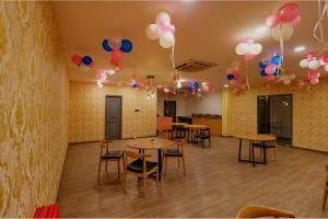 Restaurace v ubytování FabHotel Chattarpur Enclave - Near Chattarpur Metro Station