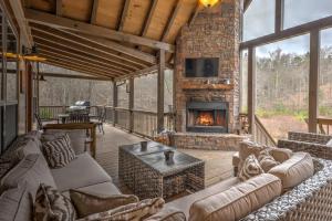 Willow Springs Retreat by Escape to Blue Ridge