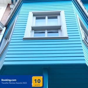 Afbeelding uit fotogalerij van Tilas - Rooms in 19th Century Wooden Townhouse,Kadikoy in Istanbul