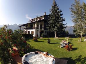 Zahrada ubytování Hotel Tivet