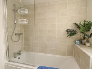 Bilik mandi di Woodside View +12 gambar