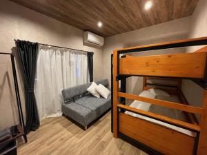 TOCORO. Mt.Fuji Station HOSTEL Kawaguchiko客房内的一张或多张床位