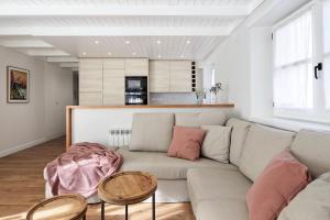 Khu vực ghế ngồi tại Val de Ruda Luxe 68 by FeelFree Rentals