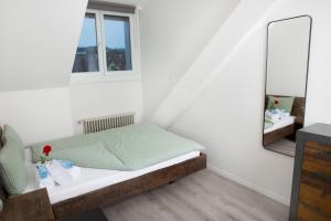 Postel nebo postele na pokoji v ubytování Simpel Rooms Vintage Rustica nähe Uni, Olma, Spital