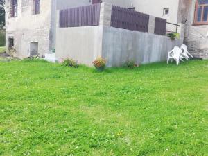 Vonkajšia záhrada v ubytovaní Apartmán Petra